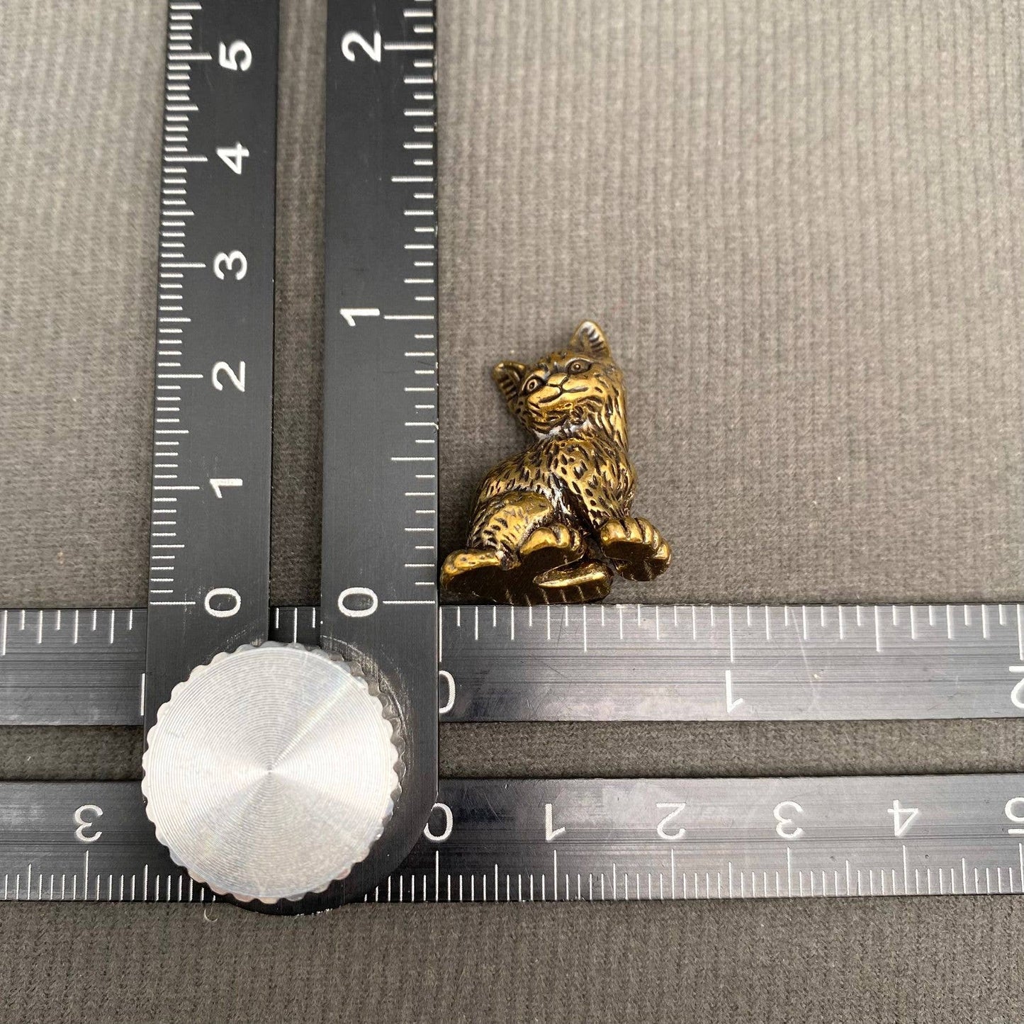 Sitting Cat Brass Mini Figurine - Desktop Ornament/Decor
