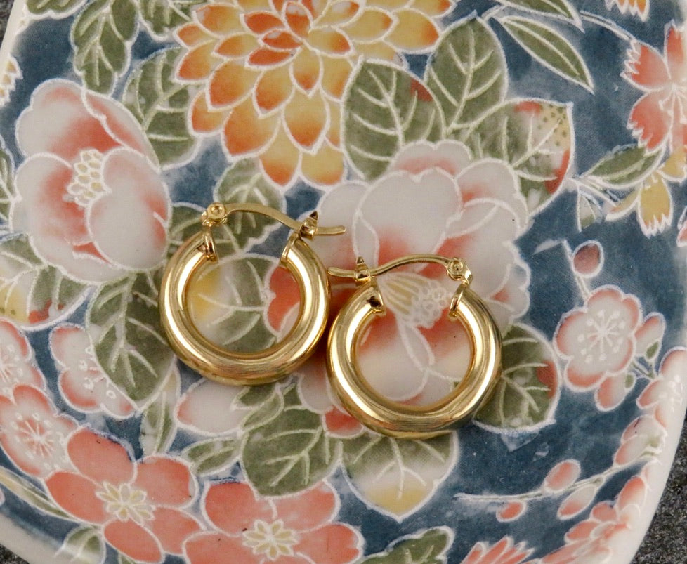 Gold Filled Latched Hoop Earrings - Medium