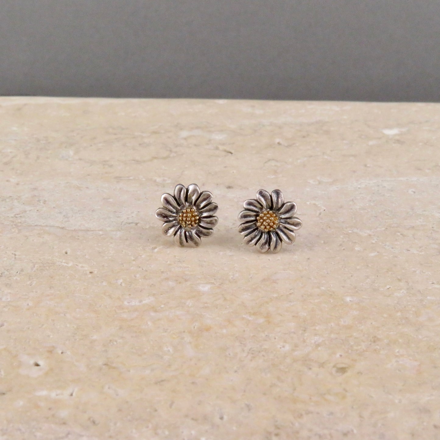 Daisy Post Earrings - Small