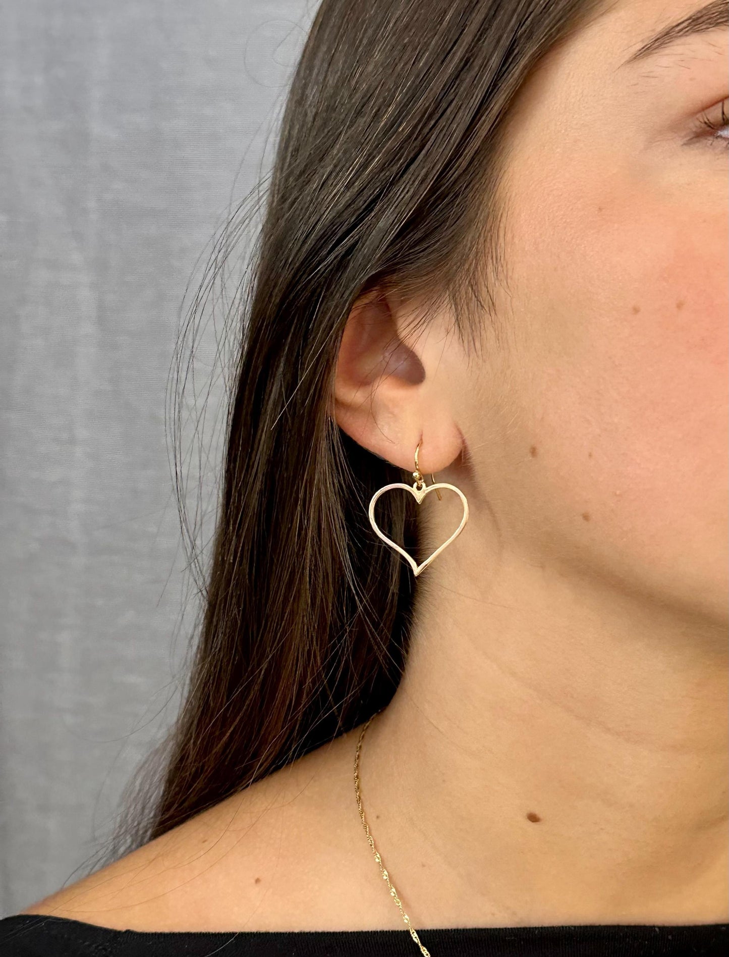 Gold Heart Earrings | Gold Love Earrings | Open Heart Earrings | Gold Thin Heart Earrings | Gold Delicate Heart Earrings | Simple Gold Heart