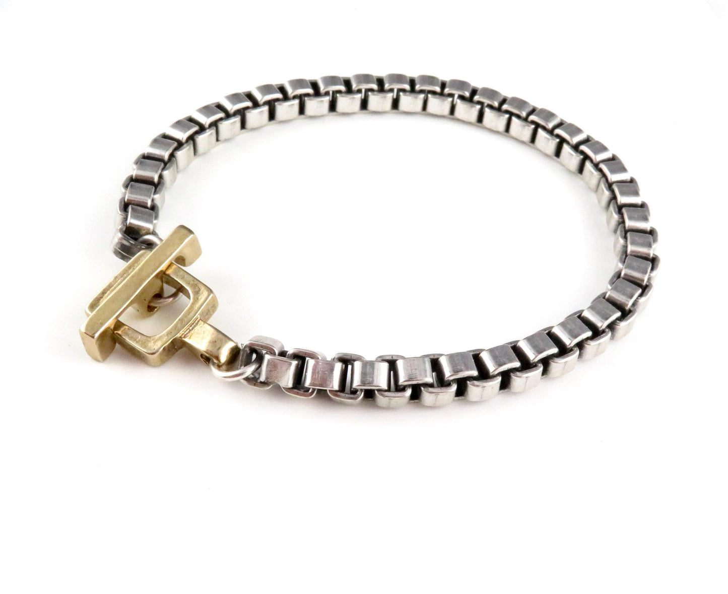 Square Chain with Square Toggle