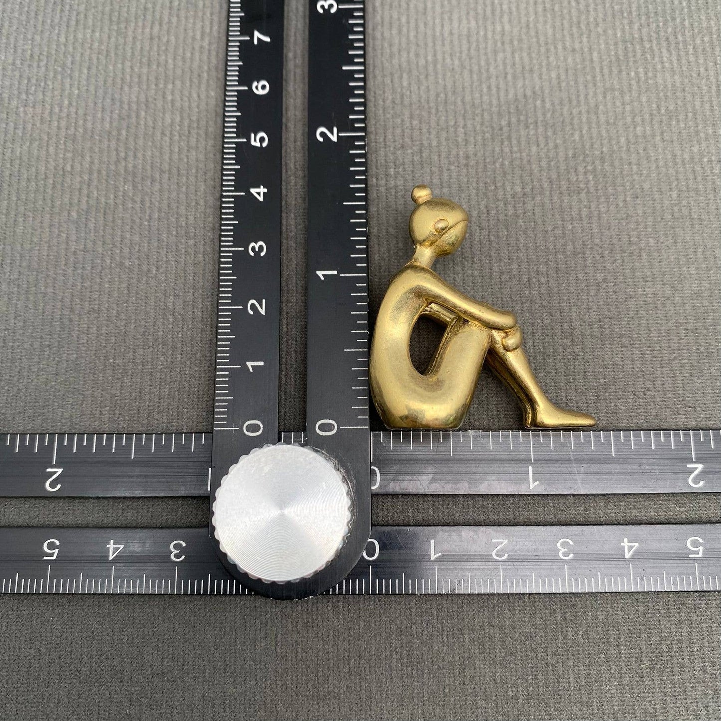 Abstract Brass Statue Desktop Ornaments/Decor - 'Love and Serenity'