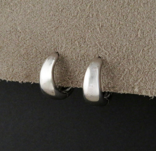 Sterling Silver Tapered Clicker Hoops