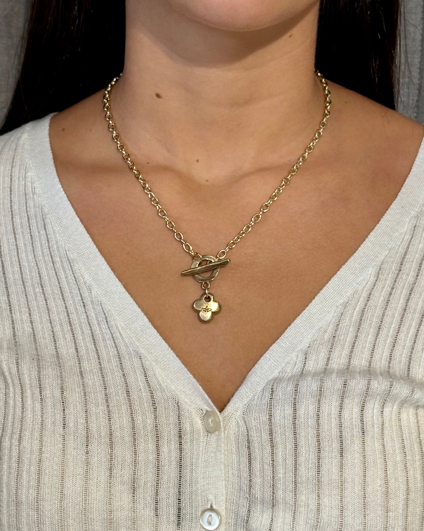 Clover/Quatrefoil Toggle Necklace - Bronze/GP