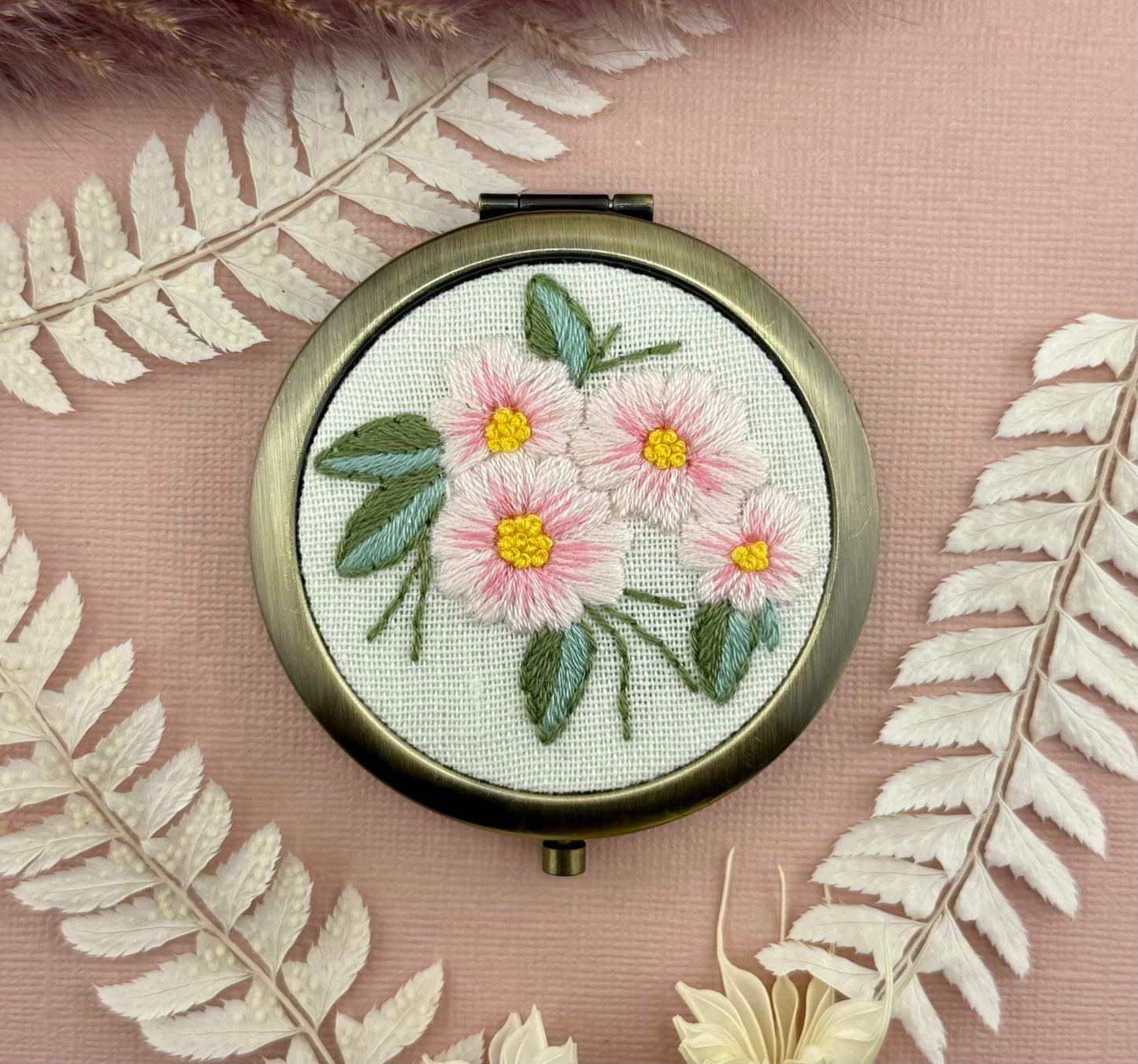 Embroidered Compact Mirror - Pink Daisies