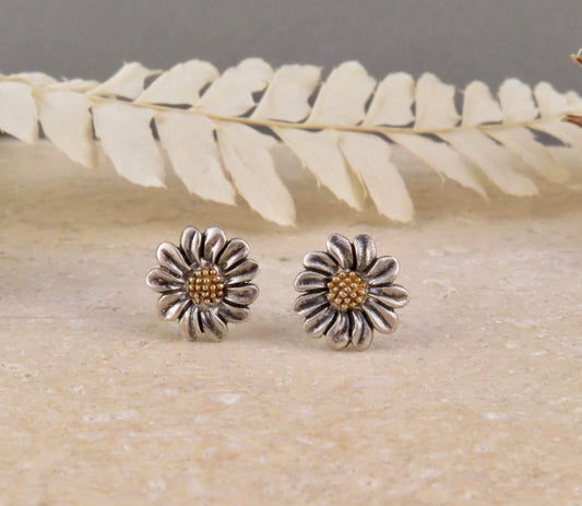 Daisy Post Earrings - Small