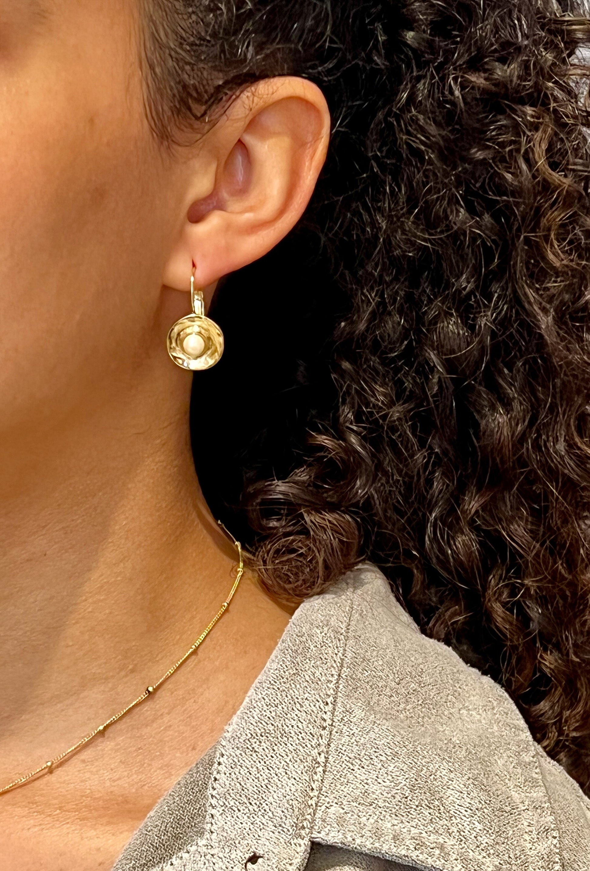 Gold Pearl Earrings, Hammered Gold Pearl Earring, Boho Gold Earrings, Hammered Pearl Earrings, Rustic Gold Earring, Pearl Disc Earring