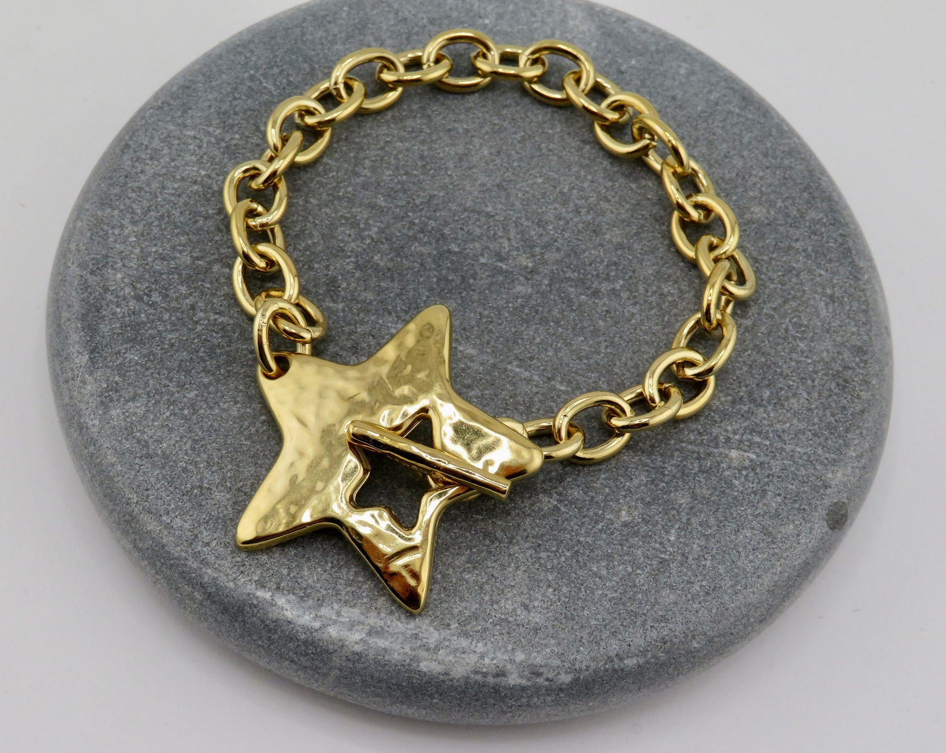 Hammered Gold Star Bracelet | Gold Chunky Star Bracelet | Gold Star Toggle Bracelet | Star Toggle Bracelet | Big Gold Star Bracelet
