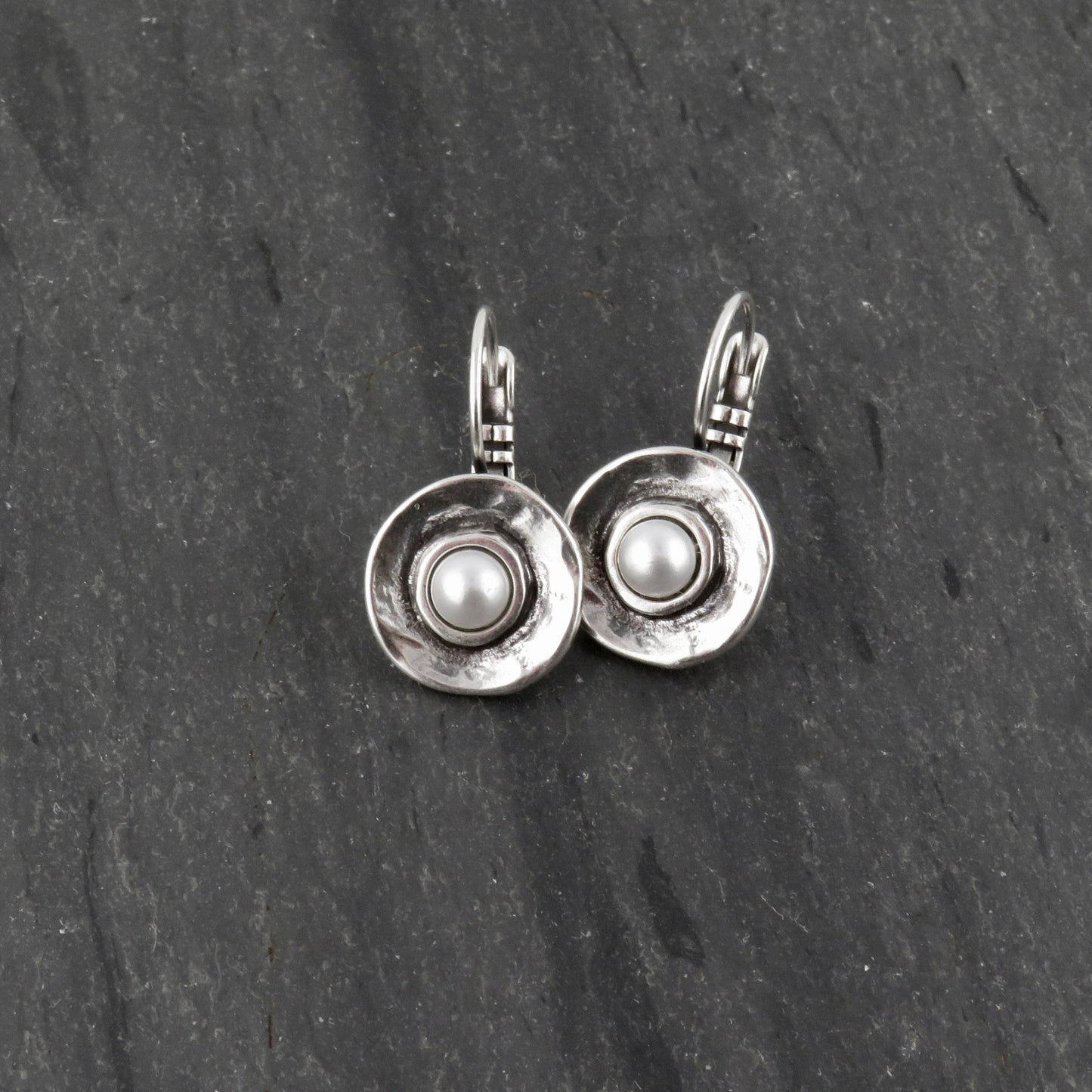 Rustic Silver Pearl Earrings, Boho Chunky Silver Earrings, Hammered Silver Pearl Earrings, Chunky Pearl Earrings, Round Pearl Silver Earring