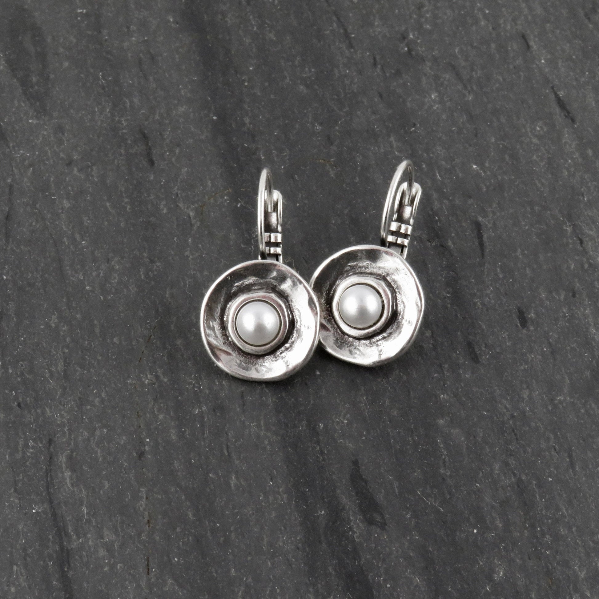 Rustic Silver Pearl Earrings, Boho Chunky Silver Earrings, Hammered Silver Pearl Earrings, Chunky Pearl Earrings, Round Pearl Silver Earring