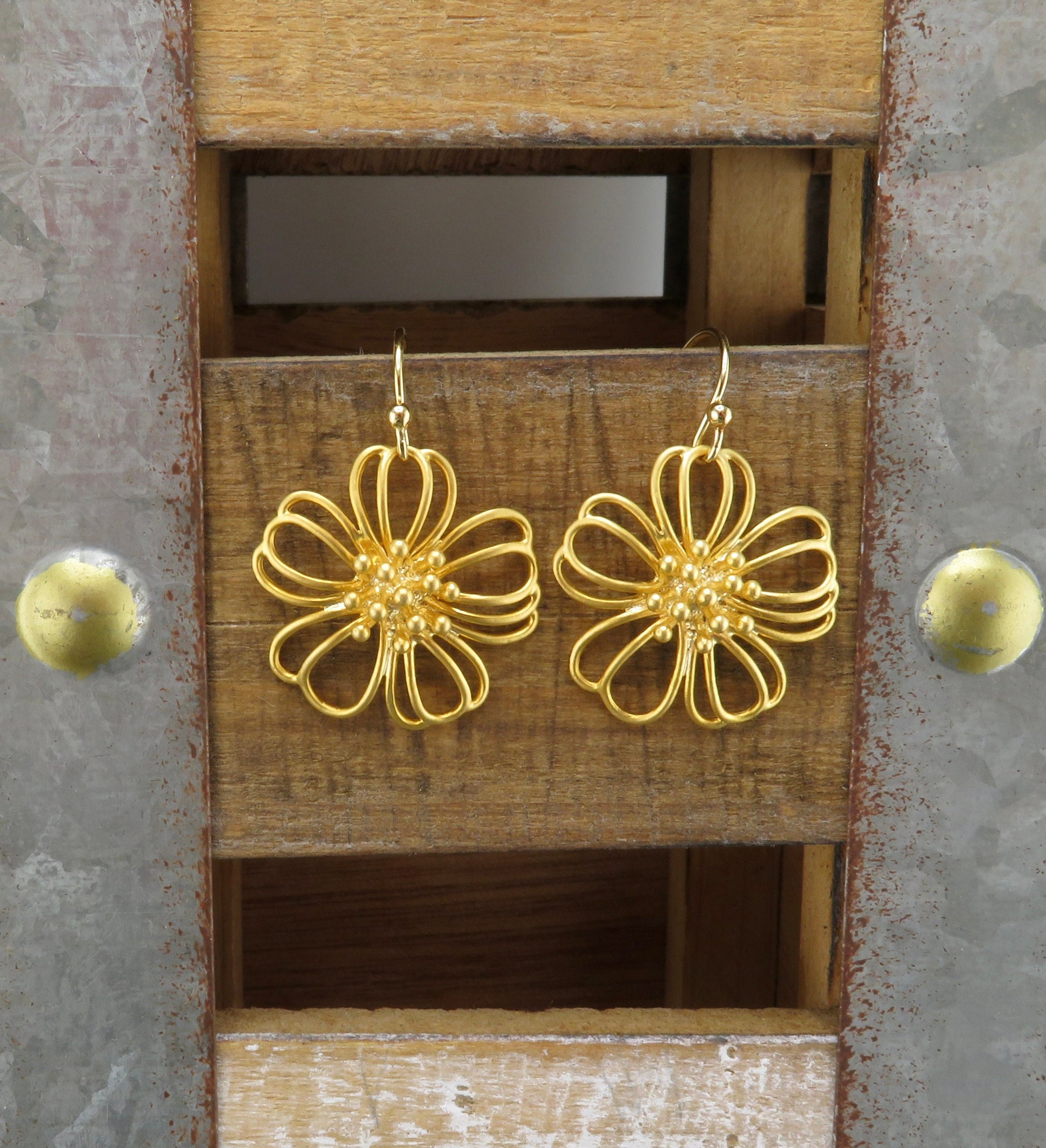 Gold Flower Earrings | Wire Flower Earrings | Lightweight Flower Earrings | Gold Daisy Earrings | Earrings