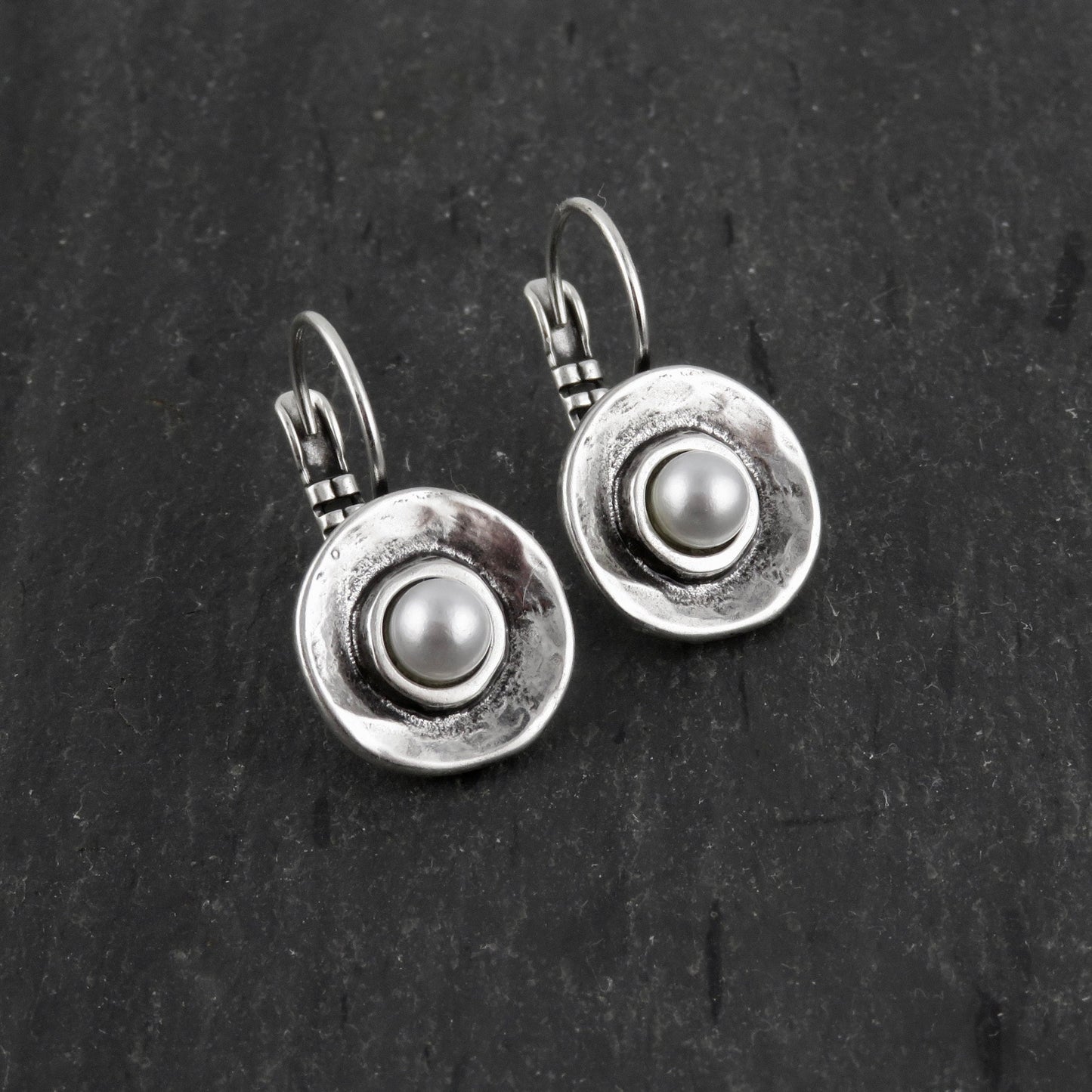 Rustic Silver Pearl Earrings, Boho Chunky Silver Earrings, Hammered Silver Pearl Earrings, Chunky Pearl Earrings, Round Pearl Silver Earring