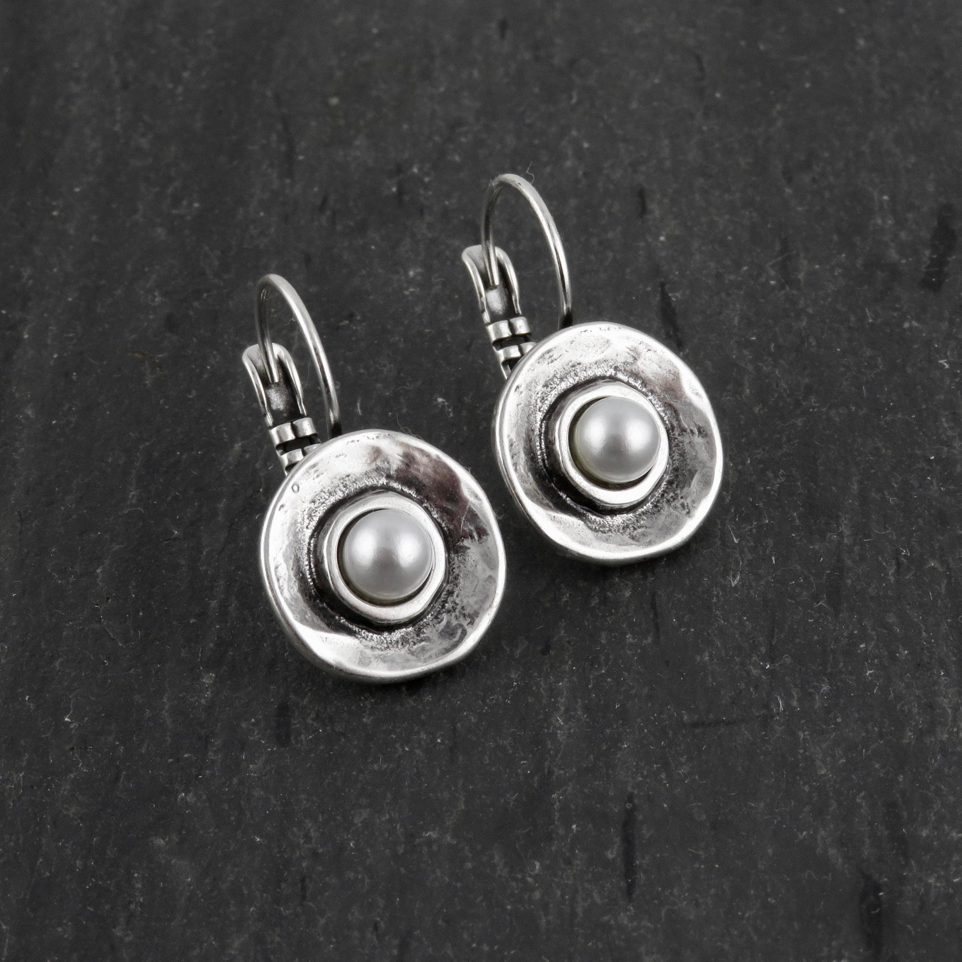 Rustic Silver Pearl Earrings, Boho Chunky Silver Earrings, Hammered Silver Pearl Earrings, Chunky Pearl Earrings, Round Pearl Silver Earring