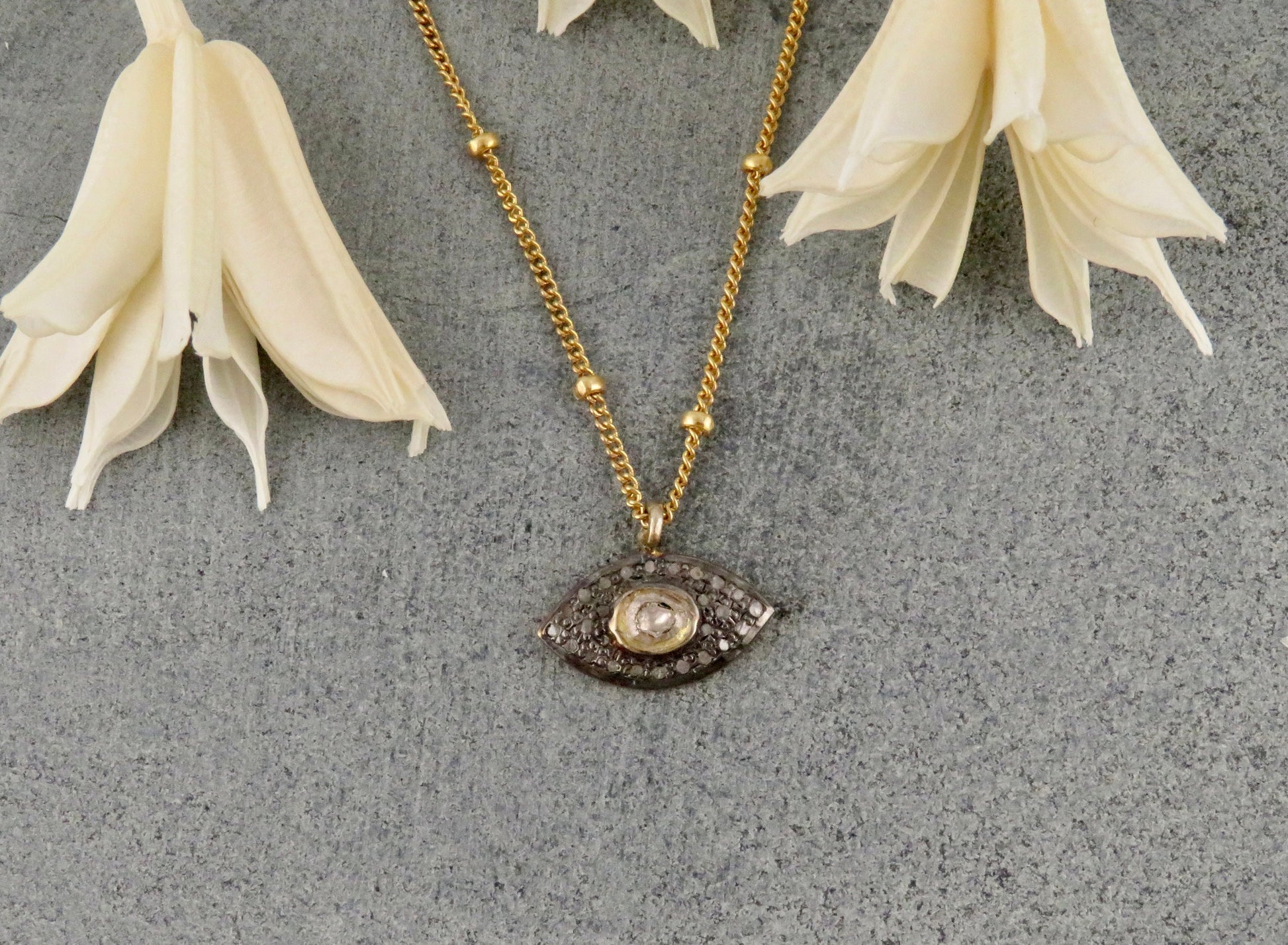 Small Gold Eye Necklace, Evil eye Diamond Pendant, Eye Charm, Evil Eye with Diamond, Eye Protection Necklace, Spiritual Protection Necklace