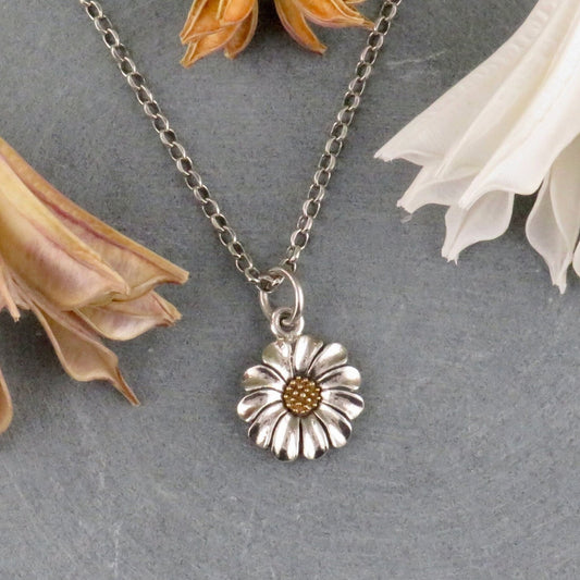 Small Daisy Necklace