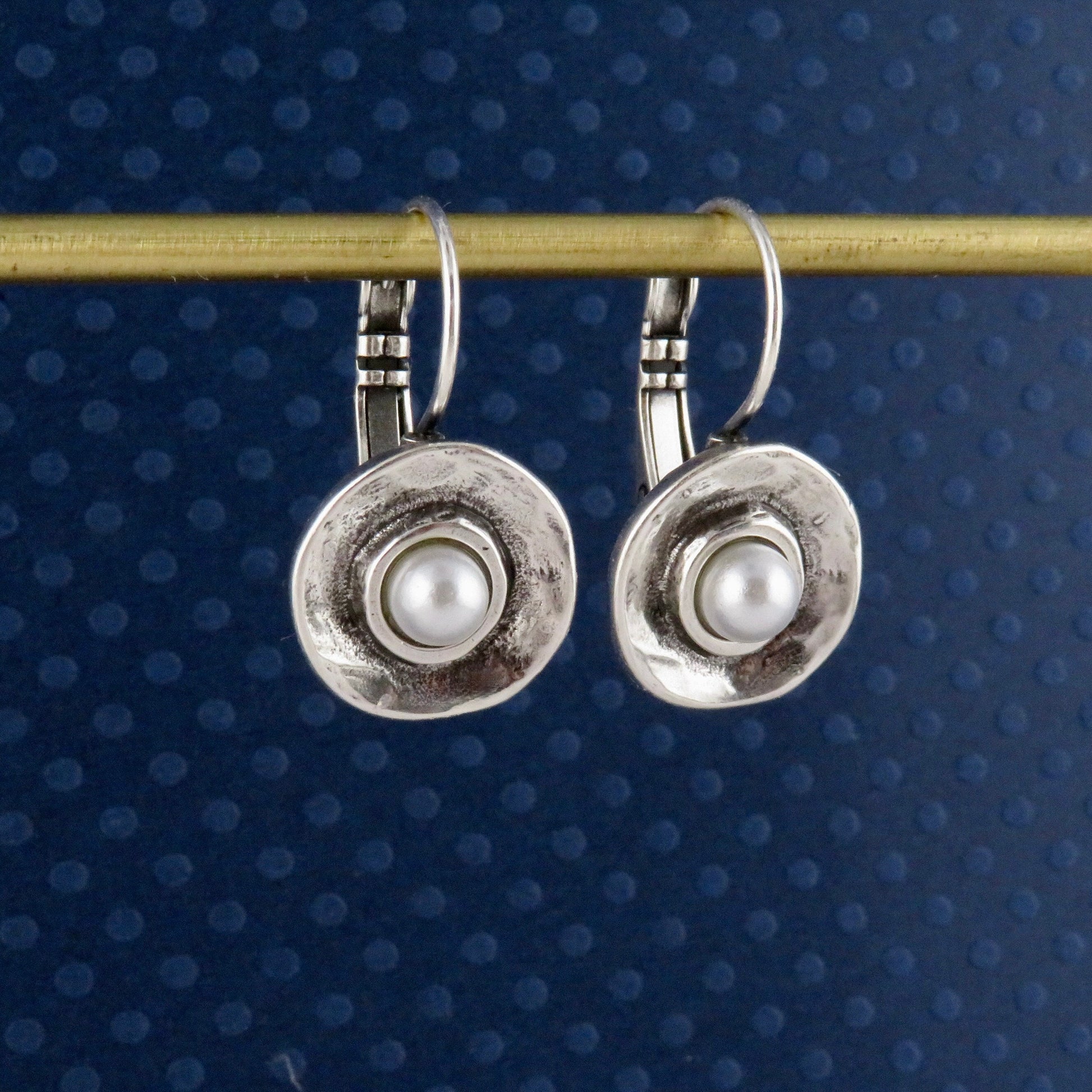 Rustic Silver Pearl Earrings, Boho Chunky Silver Earrings, Hammered Silver Pearl Earrings, Chunky Pearl Earrings, Round Pearl Silver Earring