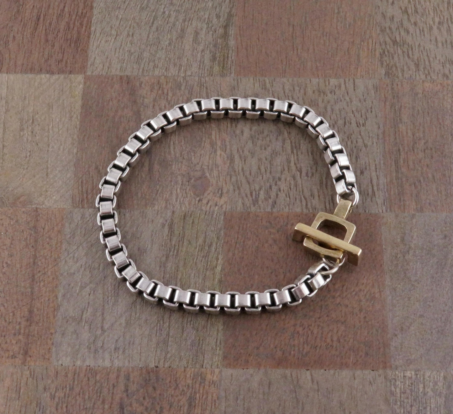 Box Chain Bracelet with Square Toggle