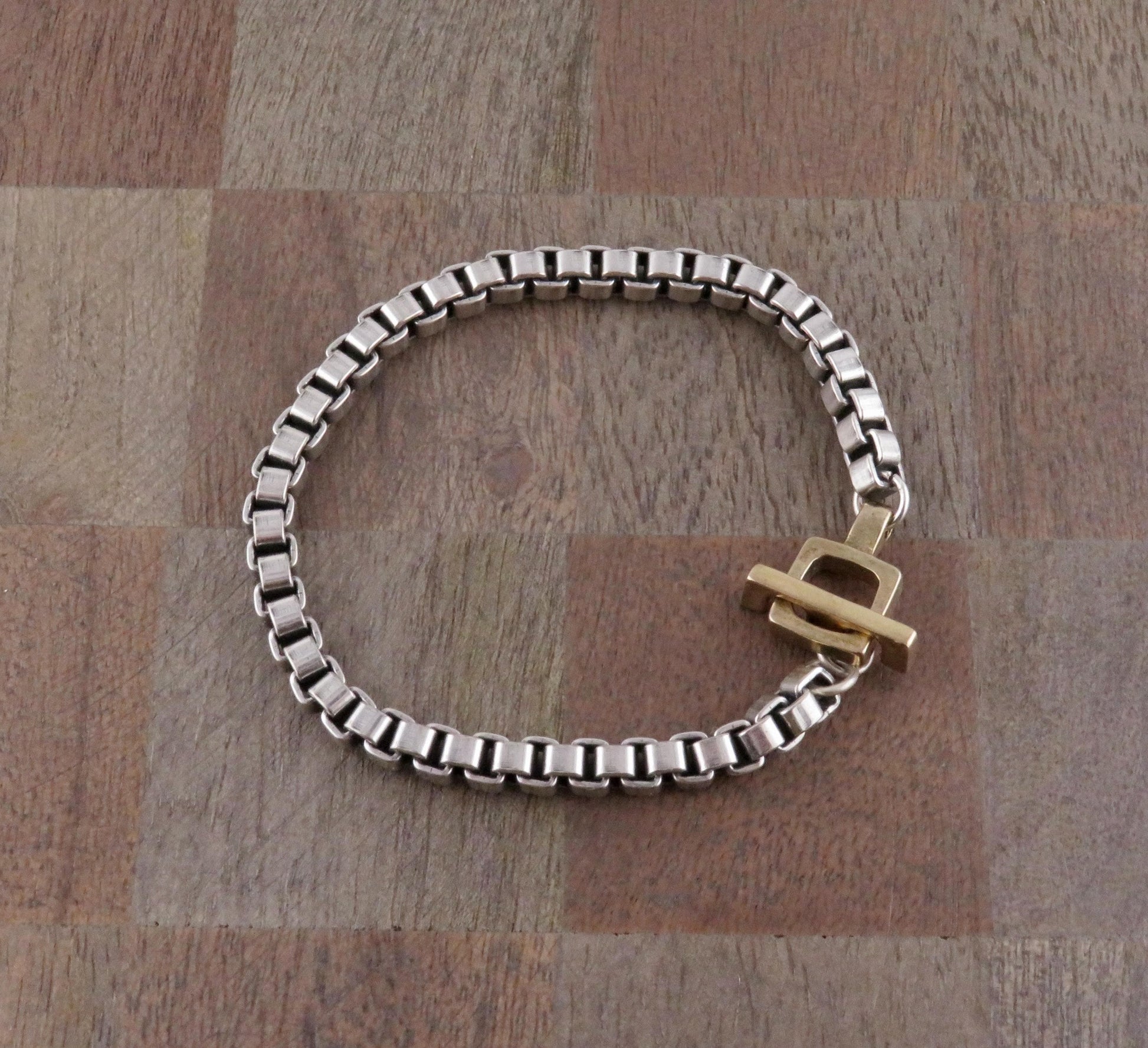 Box Chain Bracelet with Square Toggle