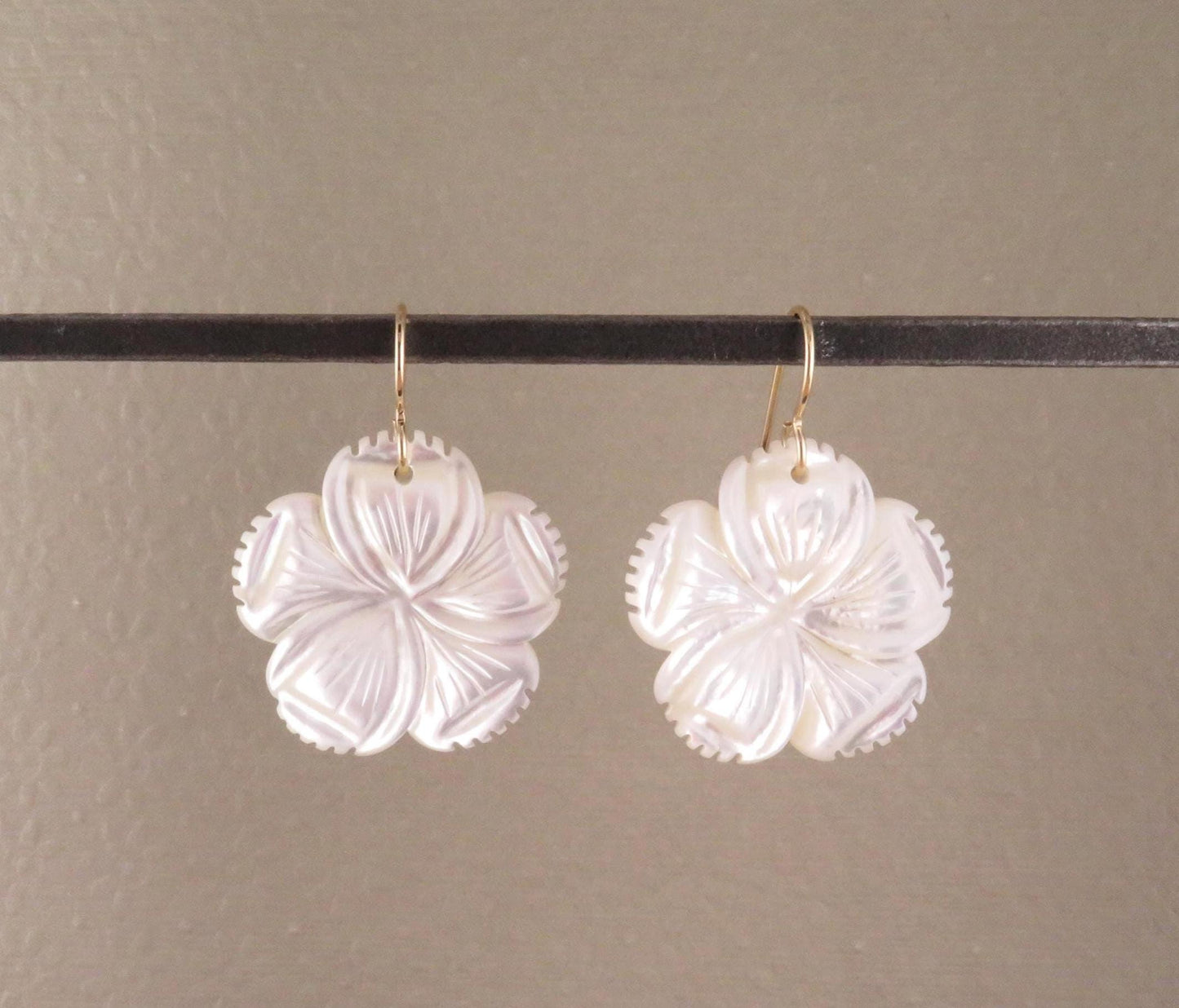 Mother of Pearl Earrings | Pearl Flower Earrings | Pearl Nature Earrings | Mother of Pearl Flower Earrings | Carved Mother Pearl Earrings