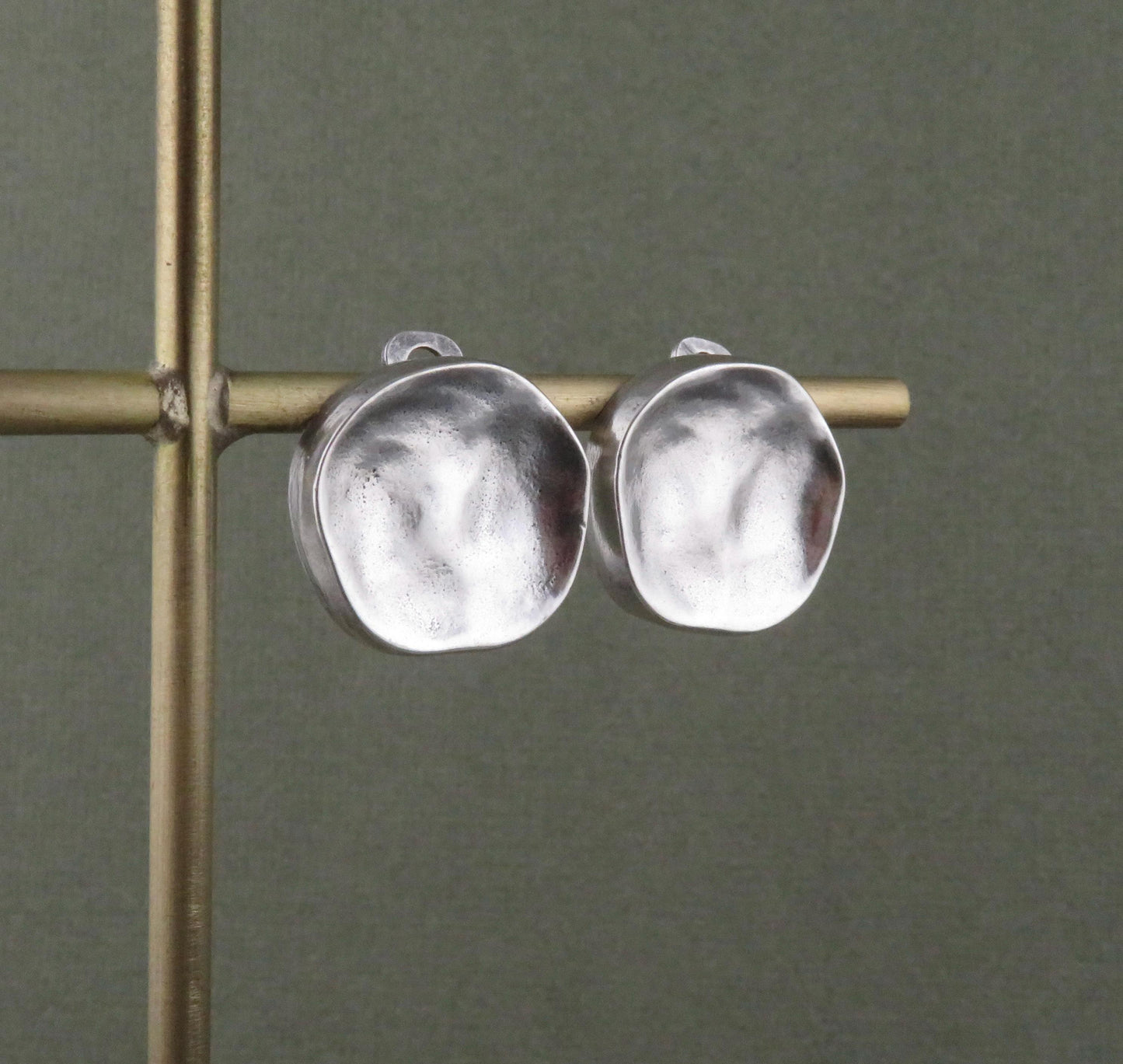 Hammered Round Clip On Earrings - Silver