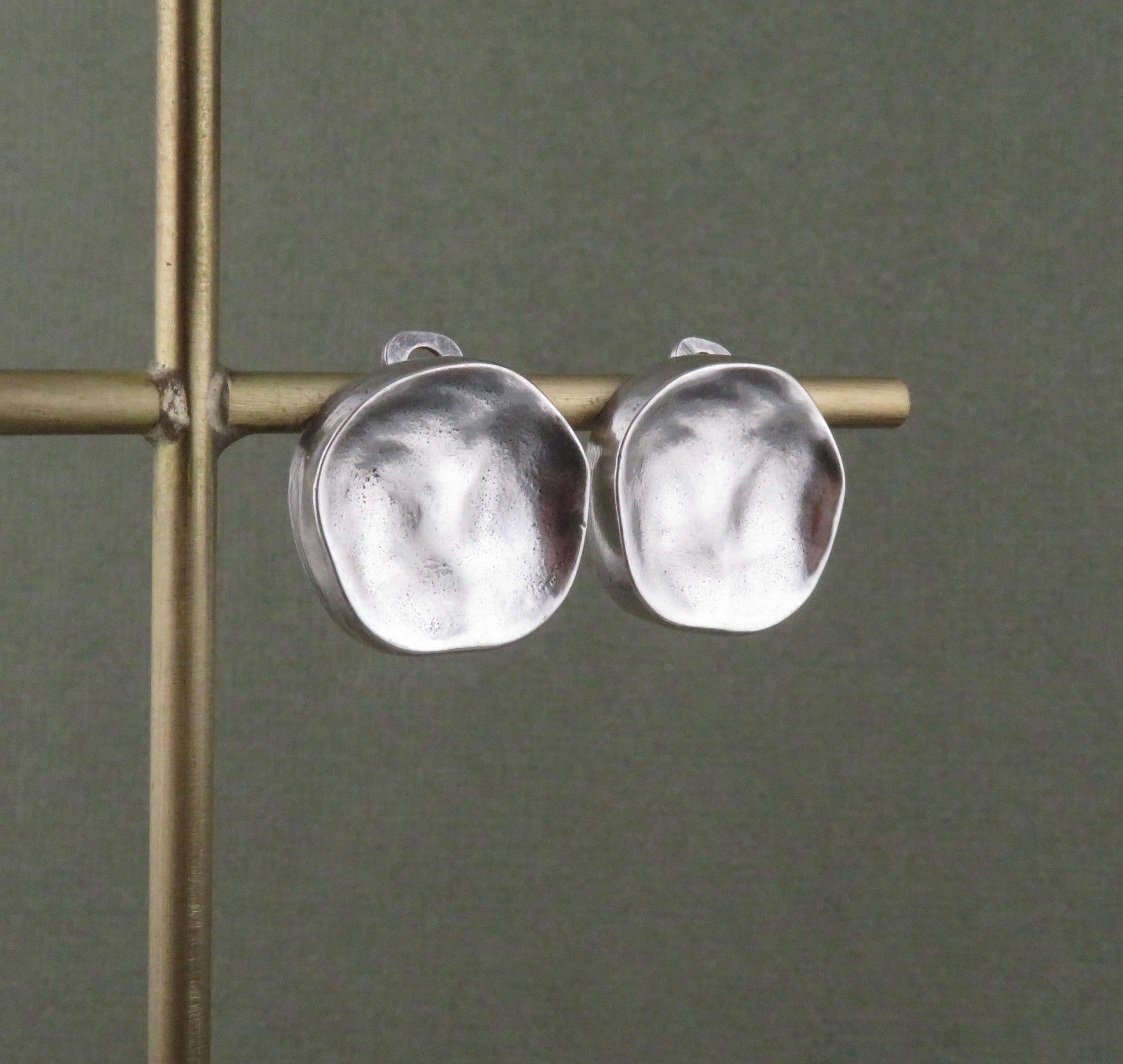 Hammered Round Clip On Earrings - Silver