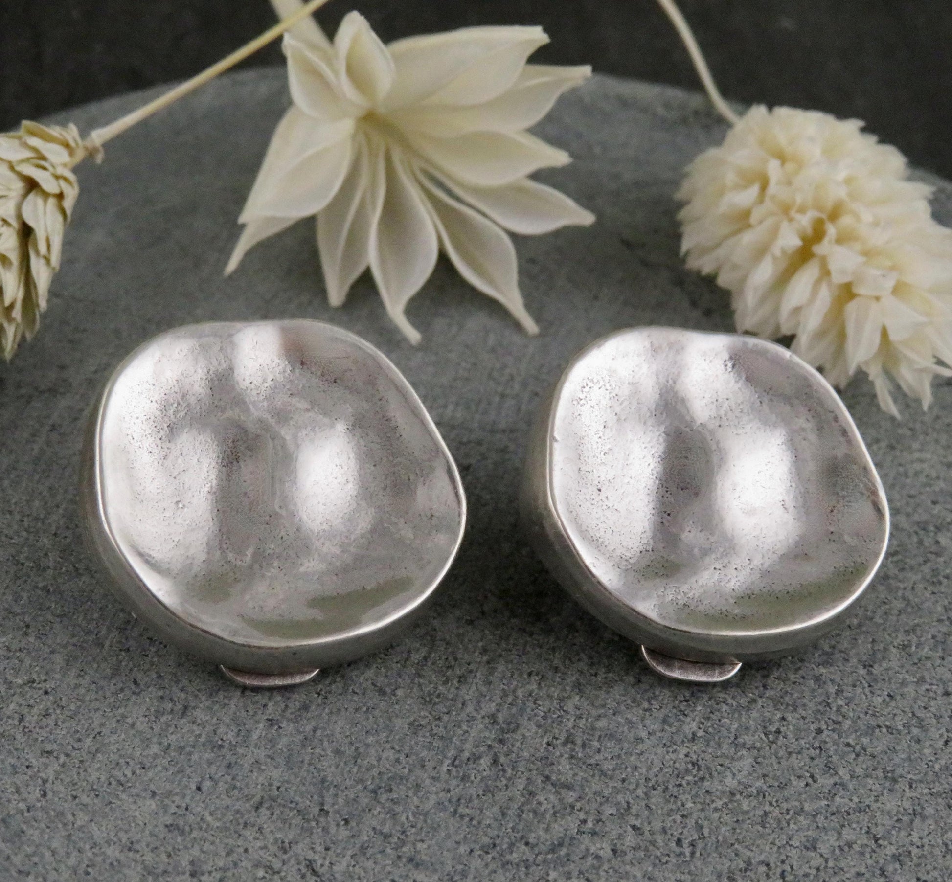 Hammered Round Clip On Earrings - Silver